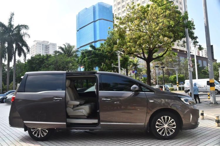 海口会议商务接待主流商务车-别克652t 海口会议商务接待主流商务车-别克652t